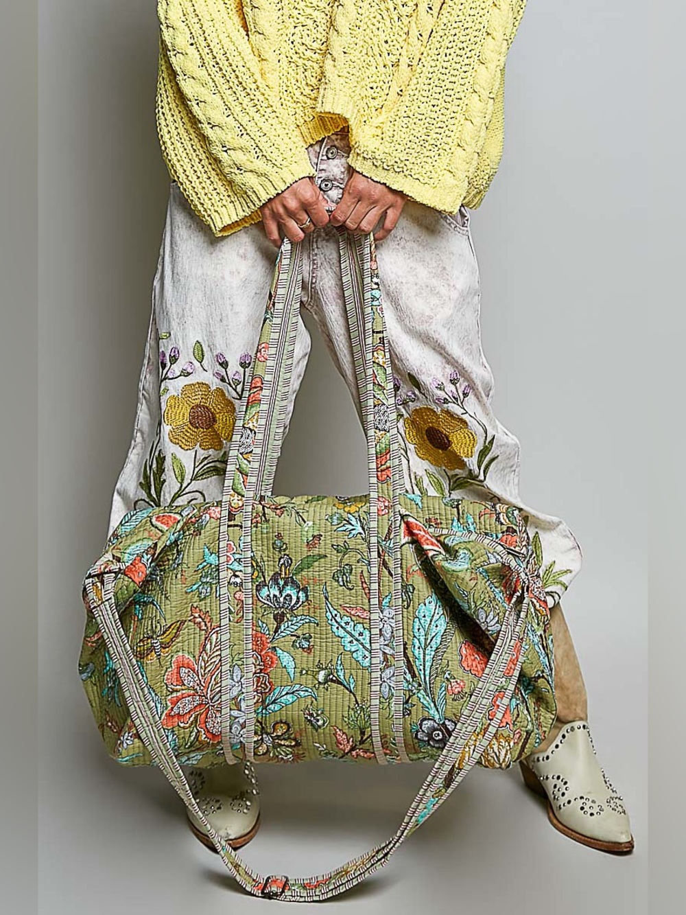 POL Quilted Floral Duffle bag in Green - Picture 4 of 4
